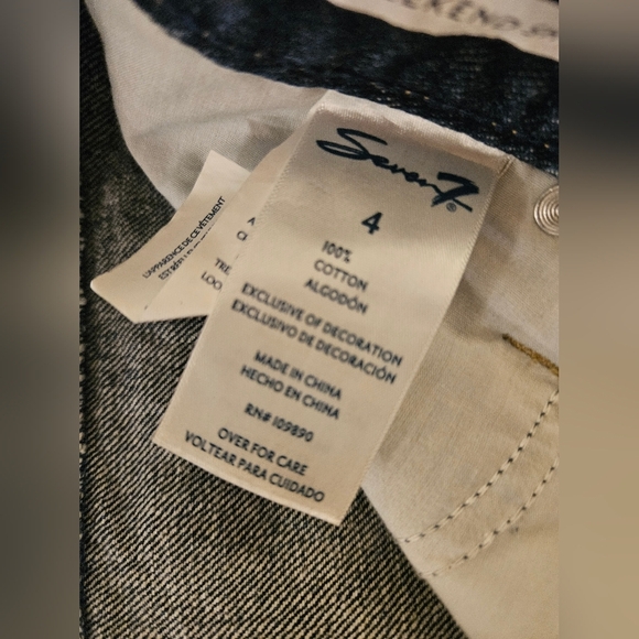 Seven Denim Distressed Women Shorts Size 4 NWT - Picture 2 of 4